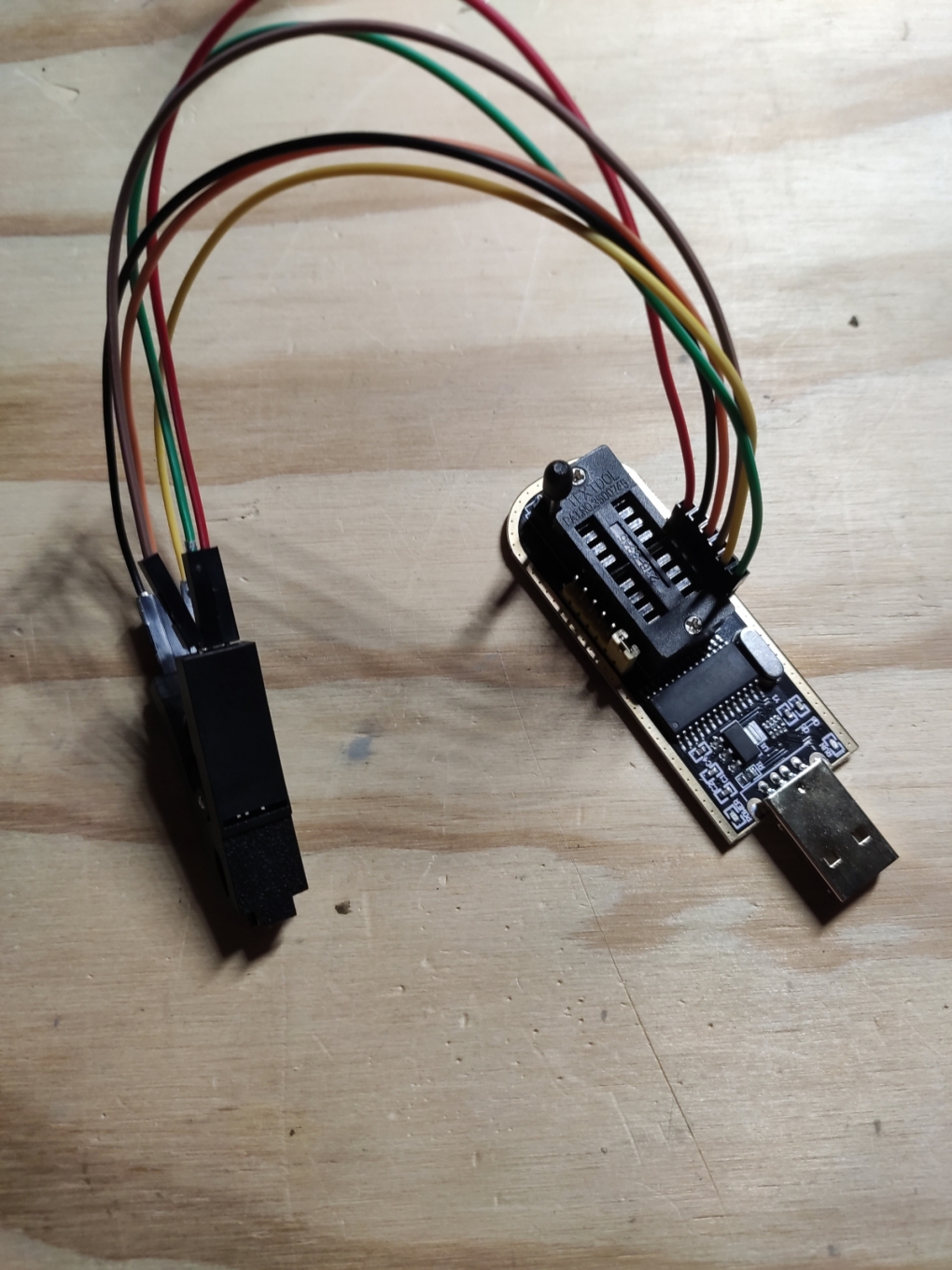 CH341A and SOIC 8 clip